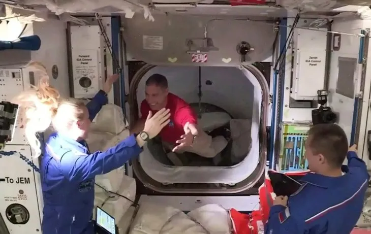 Dünya bu görüntüleri konuşuyor! SpaceX 4 NASA astronotunu başarıyla uzay istasyonuna götürdü