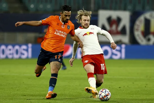 fenerbahceden-irfan-can-kahveci-operasyonu-transfer-gorusmesi-1611913482035.jpg Fenerbahçe'den İrfan Can Kahveci operasyonu! Transfer görüşmesi - 3