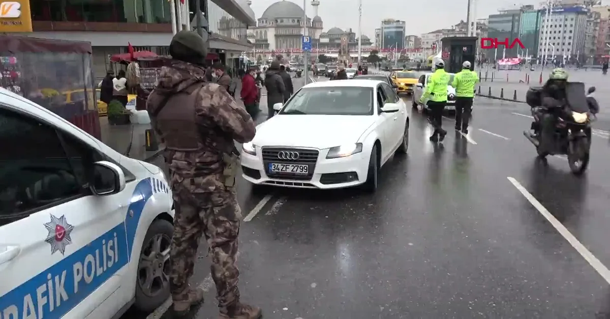 İstanbul’da dev denetim! Özel Harekat Polisleri de katıldı! Didik didik arandı!