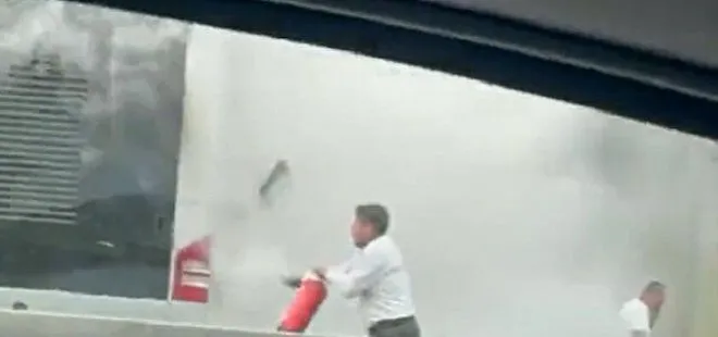 İstanbulluların metrobüs çilesi! Seyir halinde olan araçta yangın çıktı