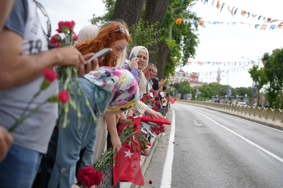 Selimiye Camii yeniden ibadete açıldı! Başkan Erdoğan'dan muhalefete tepki: Vekil misiniz yoksa militan mı? - 2