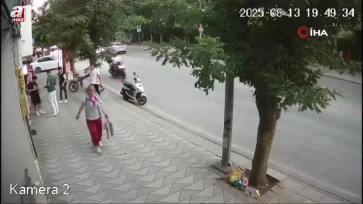 Eskişehir'de kasksız yolcu taşıyan sürücü motosikleti yere yatırdı