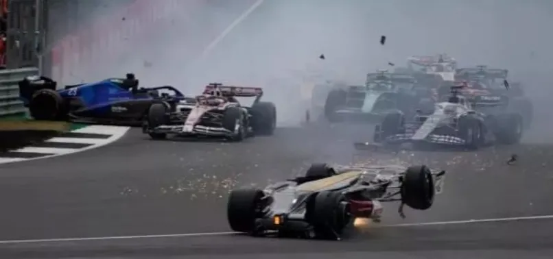Formula 1 Büyük Britanya Grand Prix'sinde korkunç kaza! Ters dönerek taklalar attı
