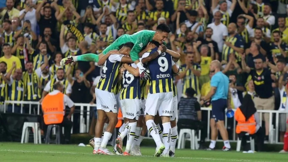 Fenerbahçe 6 numara için büyük oynuyor! İşte hedefteki iki dünya yıldızı