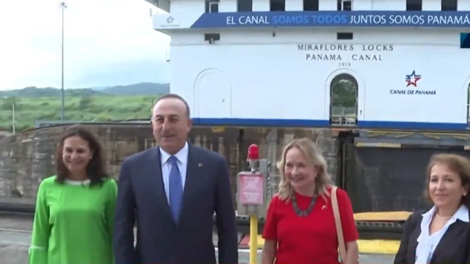 Bakan Çavuşoğlu Panama’da