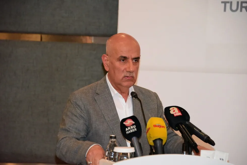 1785503208205.jpeg Prof. Dr. Vahit Kirişci, Şehrin Ekonomisi organizasyonu dolayısıyla Turkuvaz Medya Grubu'na teşekkür etti. (ahaber.com.tr)