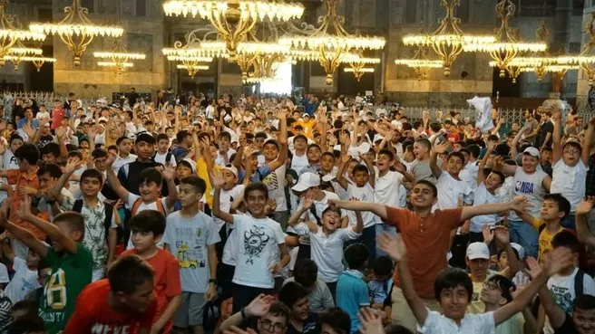 5000 TÜGVA’lı genç Ayasofya Camii'nde buluştu