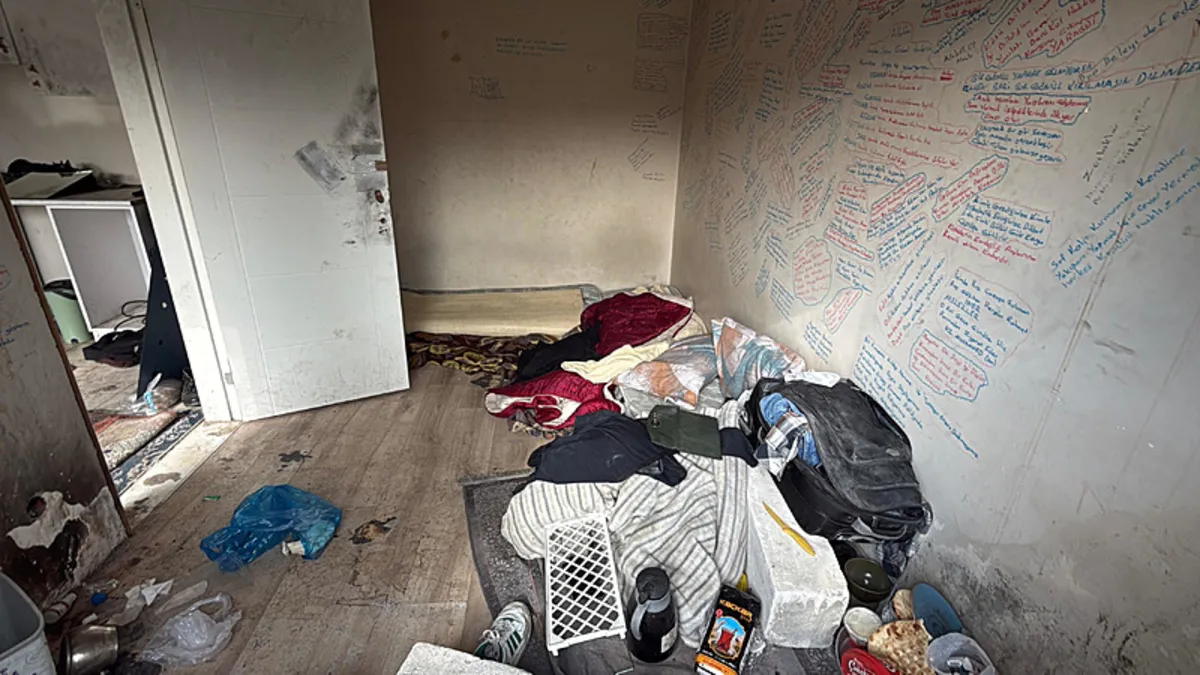 Beşiktaş'ta mangal sobasında ateş yakıp uyuyan kişiler hayatını kaybetti