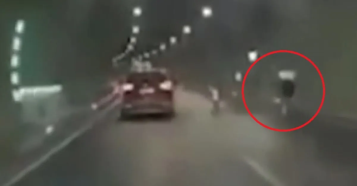 Tünelde dehşet anları! Yol kenarına savurdu