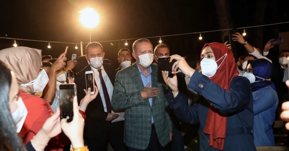 Başkan Erdoğan: Gençlerimiz 2053 vizyonu için kafa yormalı
