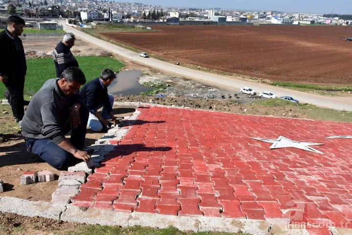 Suriye sınırına dev Türk bayrağı yapıldı 6