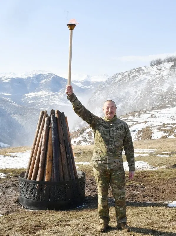 Son dakika | Cumhurbaşkanı İlham Aliyev Nevruz ateşini yaktı: Biz 21. yüzyılın savaşını verdik ve düşmanı yok ettik