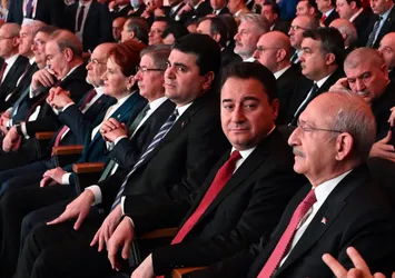 6'lı koalisyonda aday kim olacak? Kemal Kılıçdaroğlu mu? Çarpıcı açıklamalar: Adayı öğrenmek için kazıyın! Vedaya geliyor...