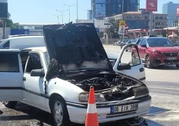 Ankara'da araç yangını paniğe neden oldu
