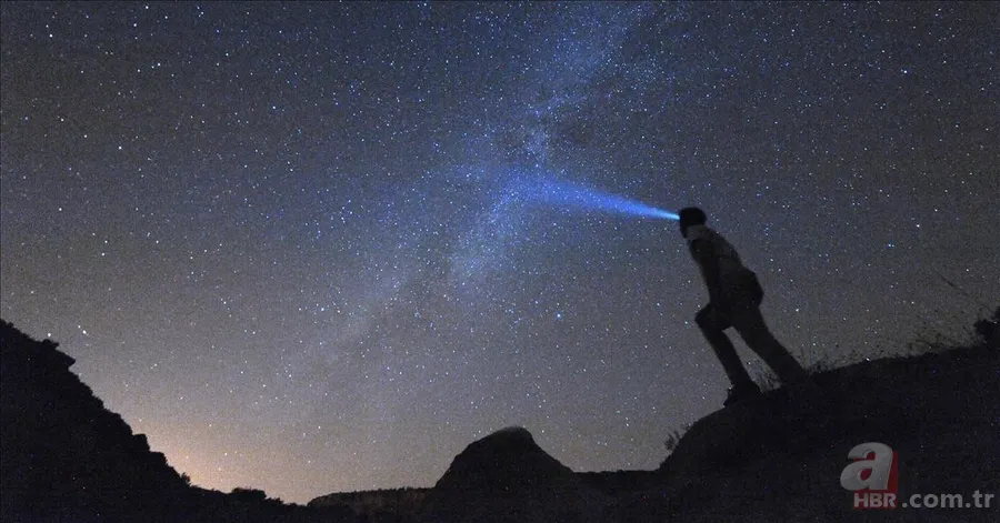 Bugün gökyüzüne bakmayı unutmayın! Perseid meteor yağmuru saat kaçta izlenecek? Türkiye'de nereden görülecek? 12
