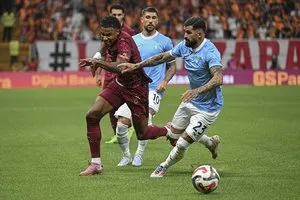 Yeni sezonun başlamasına artık günler kala Galatasaray hazırlık maçında evinde İtalya Serie A takımlarından Lazio'yu konuk etti.