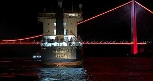 İstanbul Boğazı’nda hareketli anlar