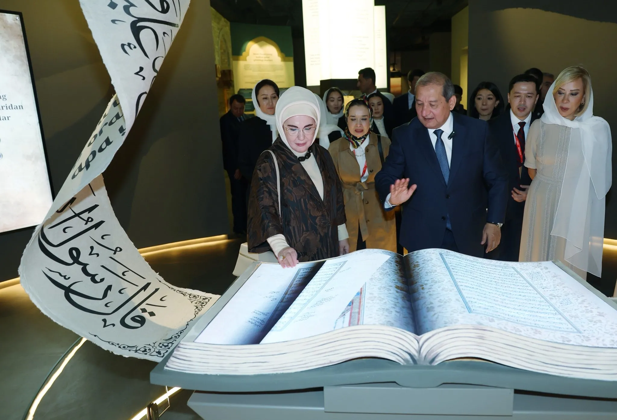 Emine Erdoğan, İmam Buhari Anıt Kompleksi'ni ziyaret etti