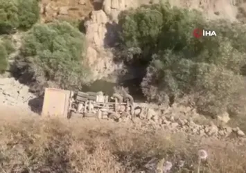 Hakkari'de kamyon uçuruma yuvarlandı: 1 ölü