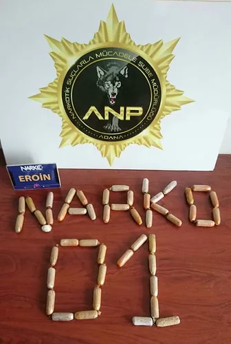 Adana Havalimanı'nda şüphelinin midesinden eroin çıktı - 1