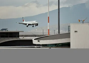 Kanada Havayolları Air Canada, Pekin ve Şanghay’a tüm uçuşları iptal etti