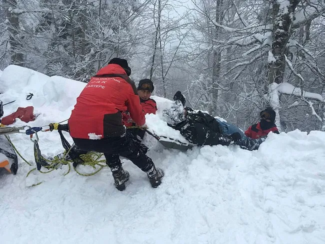 Kocaeli’de 20 metre yükseklikten düşen turisti jandarma kurtardı - 3