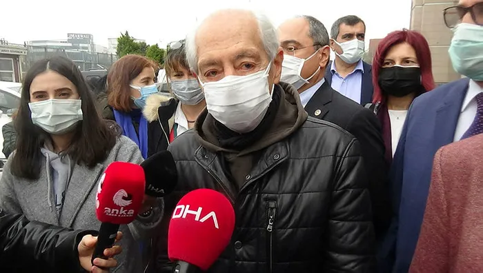 Cumhurbaşkanına hakaretten yargılanan Genco Erkal ifade verdi