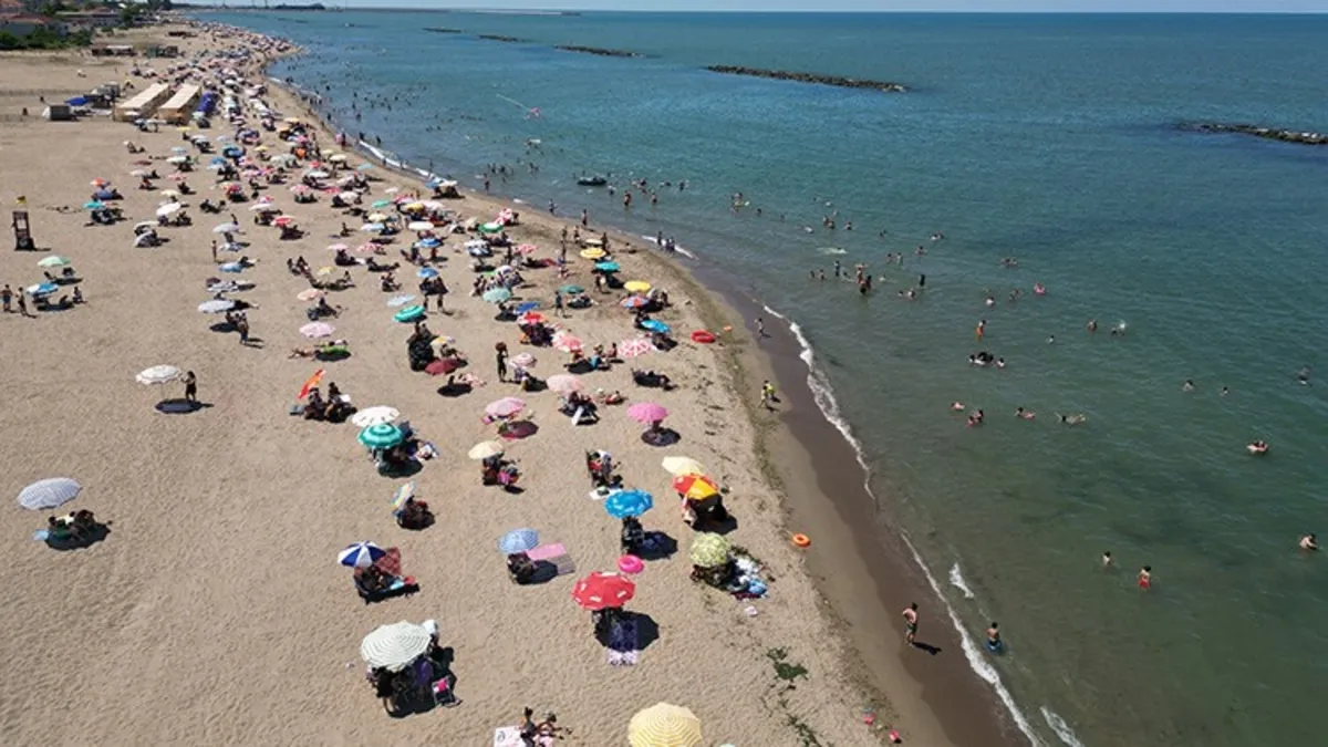 Sakarya'da denize girmek yasaklandı: Kırmızı bayrak çekildi