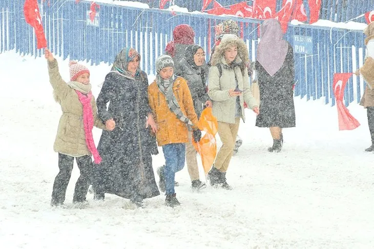 Başkan Erdoğan'a Erzurum'da sıcak karşılama