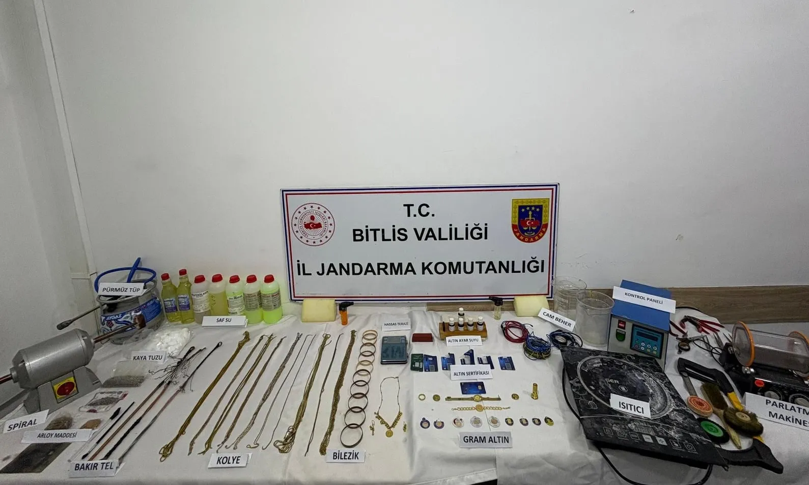 Bitlis'te sahte altın operasyonu: 2 şüpheli tutuklandı