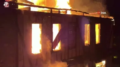 İki katlı ahşap ev alevlere teslim oldu