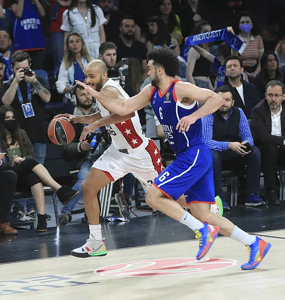 anadolu-efesin-final-fourdaki-rakibi-kim-maclar-hangi-gun-oynanacak-1651698099912.jpg Anadolu Efes'in Final-Four'daki rakibi kim? Maçlar hangi gün oynanacak? - 1