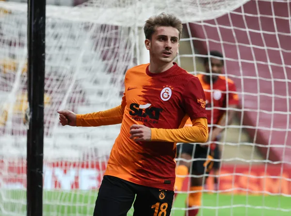 fatih-terimden-son-dakika-irfan-can-kahveci-aciklamasi-her-sey-para-degil-1611948201840.jpg Fatih Terim'den son dakika İrfan Can Kahveci açıklaması! "Her şey para değil" - 5