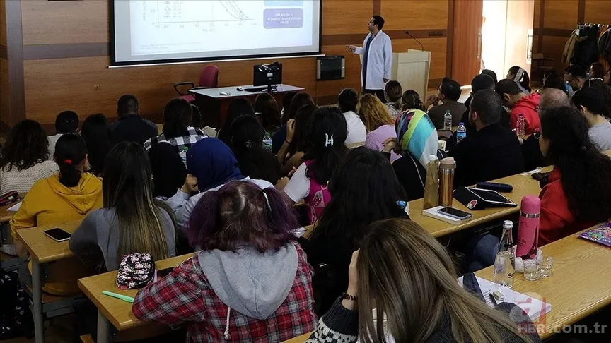 İstanbul'da 12 Şubat'ta üniversiteler tatil mi? Bugün üniversitelerde kar tatili var mı? 3