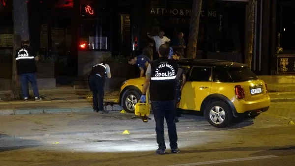 1694054099871.jpg Bursa’da gece kulübünde silahlı kavga: 1 ölü 3 yaralı - 1