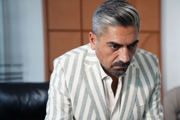 ates-kuslarinda-heyecan-dorukta-ates-kuslarinin-ikinci-sezon-ikinci-tanitimi-yayinlandi-1693217672716.jpg Ateş Kuşları’nda heyecan dorukta! İkinci tanıtım nefes kesti! "Tam da babanın oğlusun!" - 4