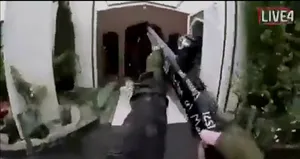 Yeni Zelanda’da iki camiye silahlı saldırı! Canlı yayında paylaşmış...