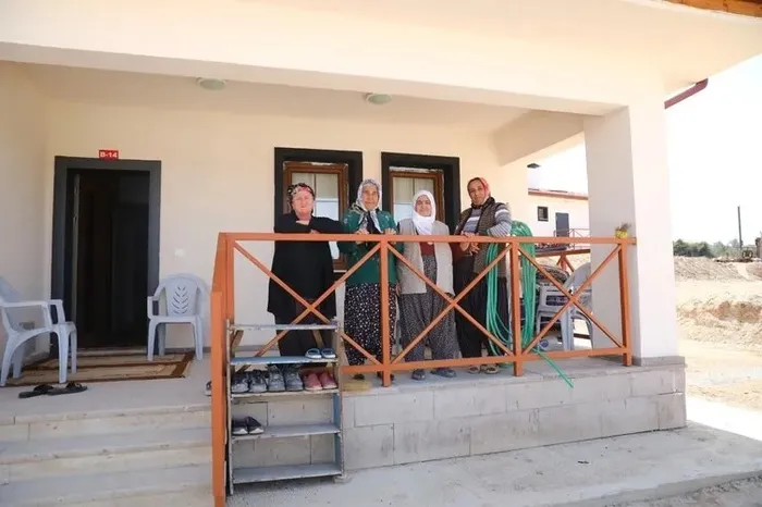 Depremzedeler yeni yuvalarında: Tayyip babamızdan Allah razı olsun - 4