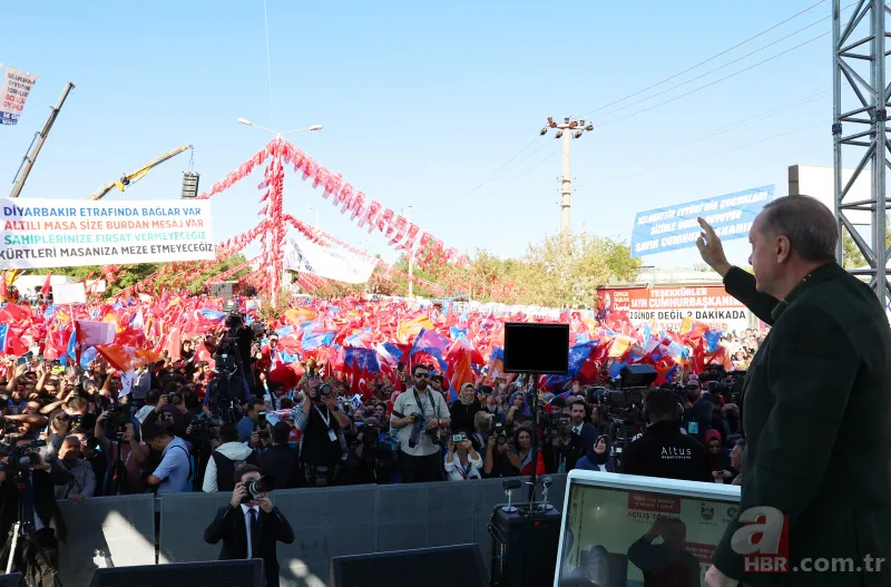 Başkan Recep Tayyip Erdoğan Diyarbakır'da! Diyarbakır'dan 6'lı masaya pankartlı gönderme 14