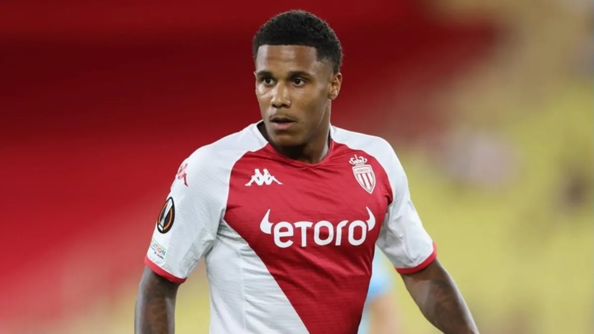 Galatasaray'ın yeni transferi Ismail Jakobs İstanbul'a geldi