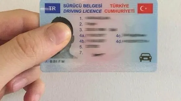 ehliyetlerle-ilgili-flas-gelisme-degistirmeyenler-dikkat-son-tarih-belli-oldu-ehliyet-basvurusu-nasil-yapilir-1648284957894.jpeg Ehliyetlerle ilgili flaş gelişme! Değiştirmeyenler dikkat | Son tarih belli oldu! Ehliyet başvurusu nasıl yapılır? - 4