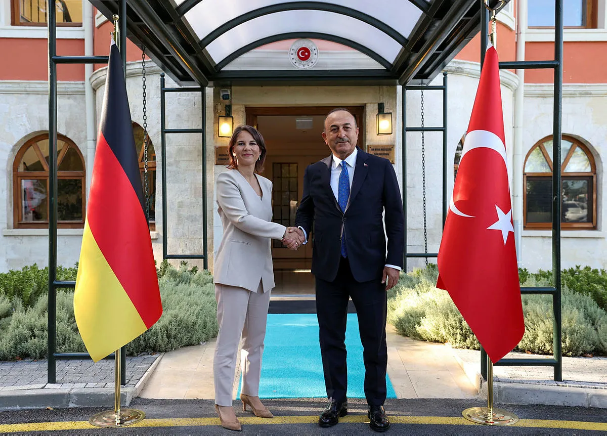 Dışişleri Bakanı Mevlüt Çavuşoğlu'ndan Alman mevkidaşı Baerbock'a sözlü bombardıman: Osman Kavala'yı fonluyorsunuz çünkü kullanıyorsunuz