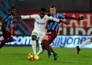 Trabzonspor, Antalyaspor'a boyun eğdi