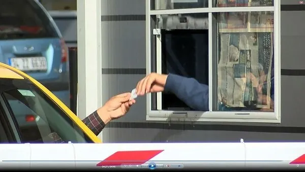 Uyanık taksicilerin otopark oyunu - 1