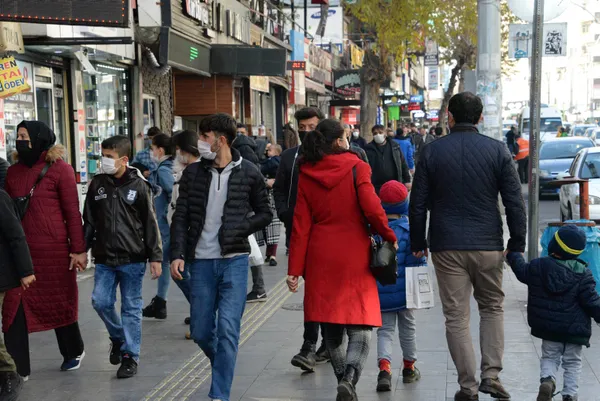 1609162247521.jpg Kısıtlamanın ardından Diyarbakır'da yoğunluk! Denetimler sıklaştırıldı - 2