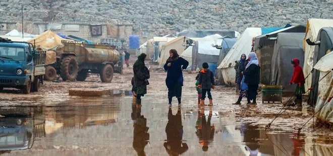 İdlib’deki saldırılar nedeniyle 31 bin sivil Türkiye sınırı yakınlarına göç etti
