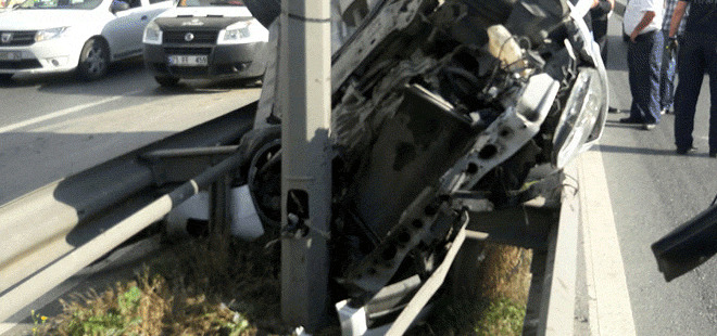 Sınava giden öğretmenler kaza yaptı