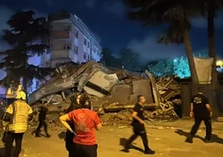 Bahçelievler'de 4 katlı bina çöktü
