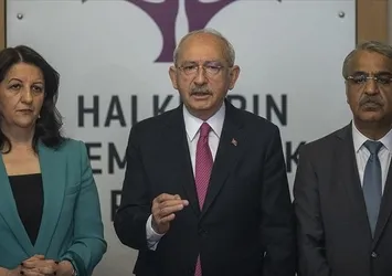 Kemal Kılıçdaroğlu'nun pazarlık masasına oturduğu HDP'lilerden Abdullah Öcalan'a özgürlük çağrısı