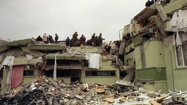 1637162501694.jpg İstanbul depremi hakkında flaş sözler! Düzce depremi tetikleyecek mi? İstanbul'da deprem açısından en güvenli yer neresi? - 3